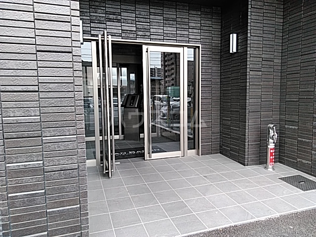 18/25 エントランス