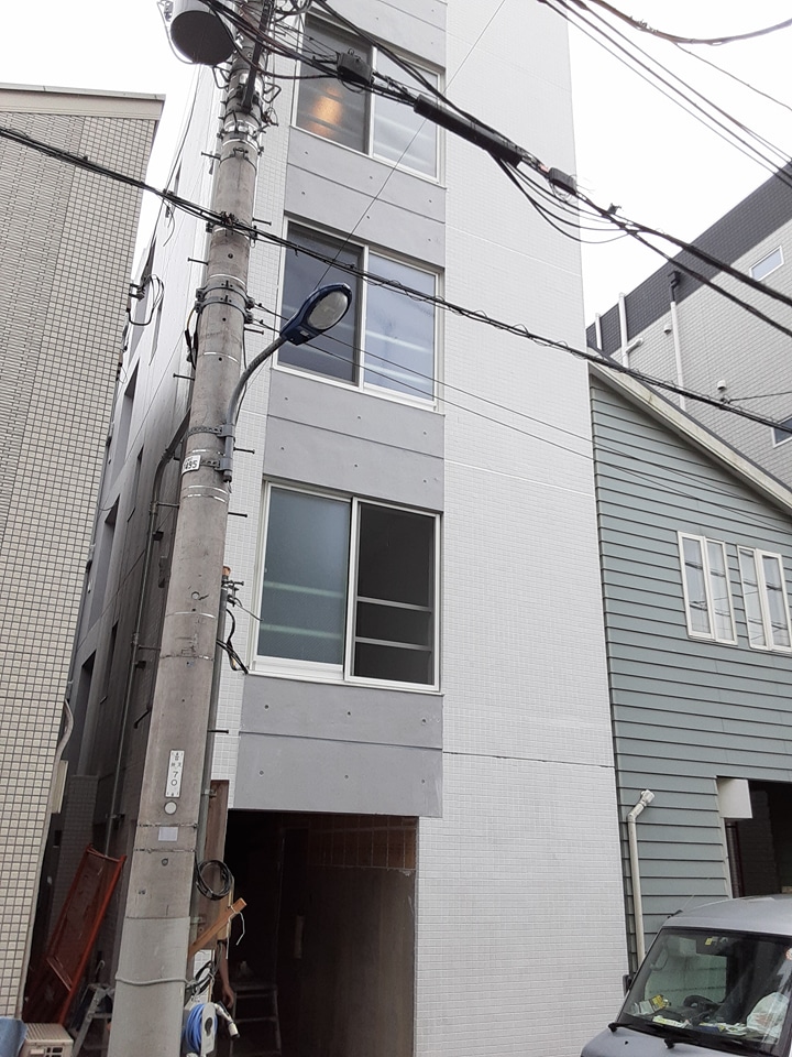 25/28 エントランス