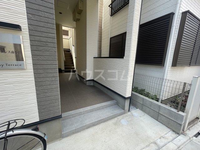 16/25 エントランス