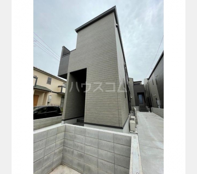 18/28 エントランス