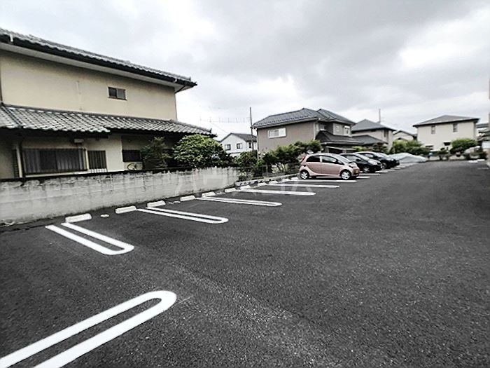 16/20 駐車場