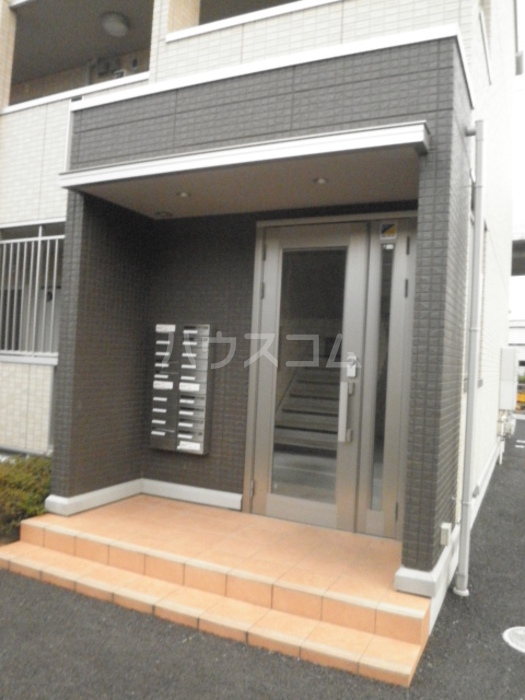 16/20 エントランス