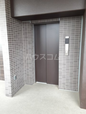 19/26 エントランス