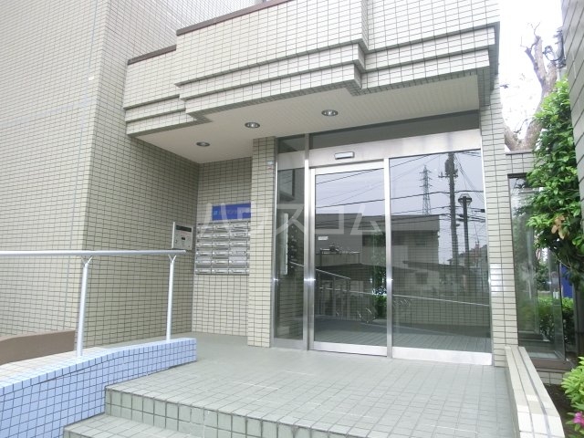 22/30 エントランス