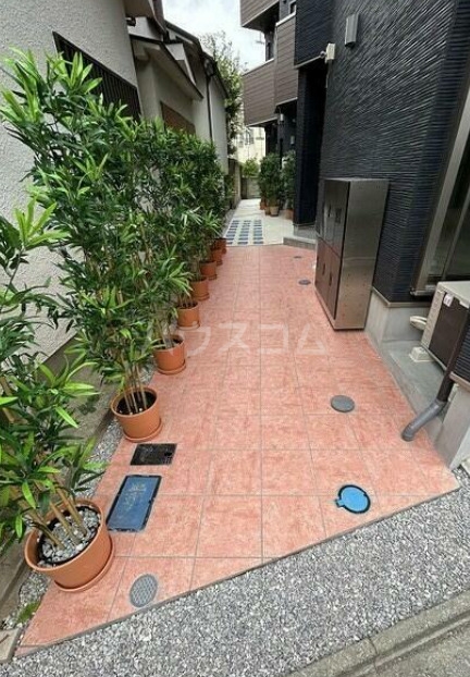 13/23 エントランス