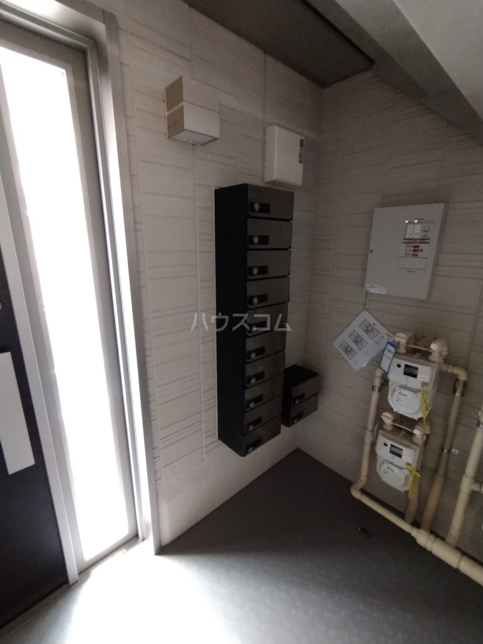 21/22 エントランス