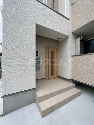 24/30 エントランス