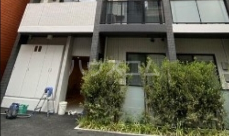 2/4 エントランス