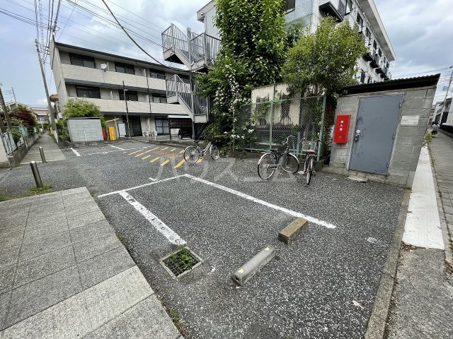 22/30 駐車場