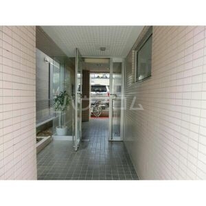 5/5 エントランス