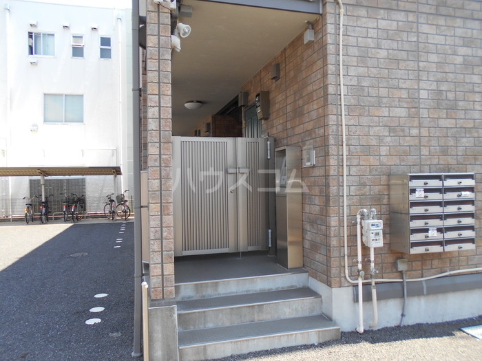 14/19 エントランス