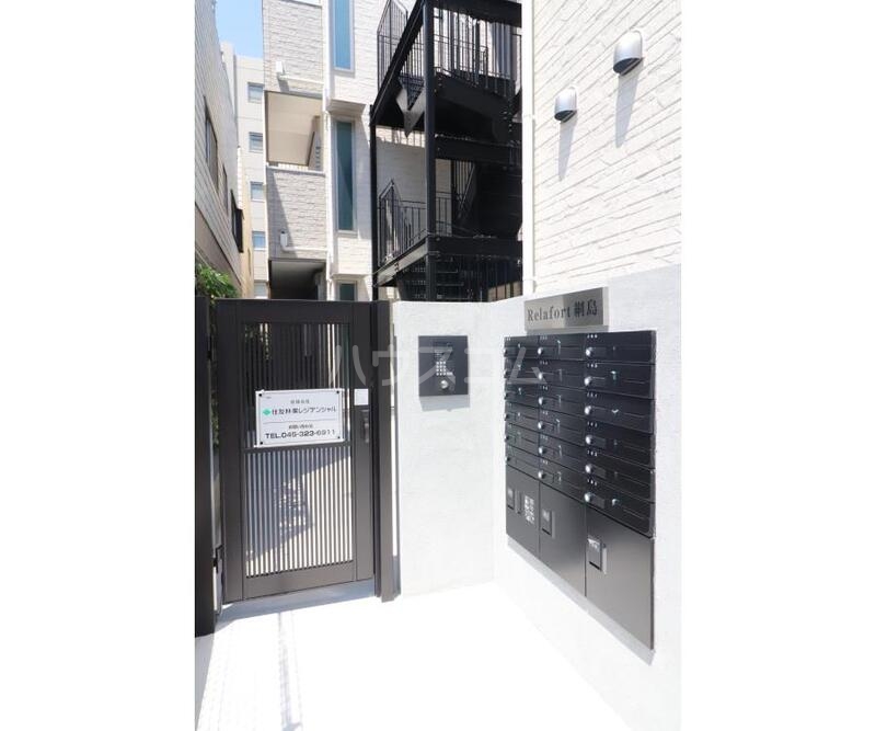 25/30 エントランス