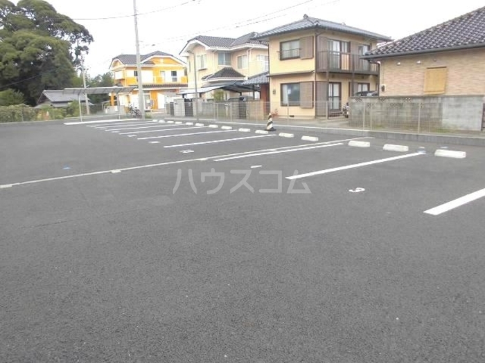 17/18 駐車場