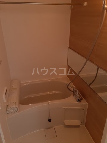 13/28 浴室
