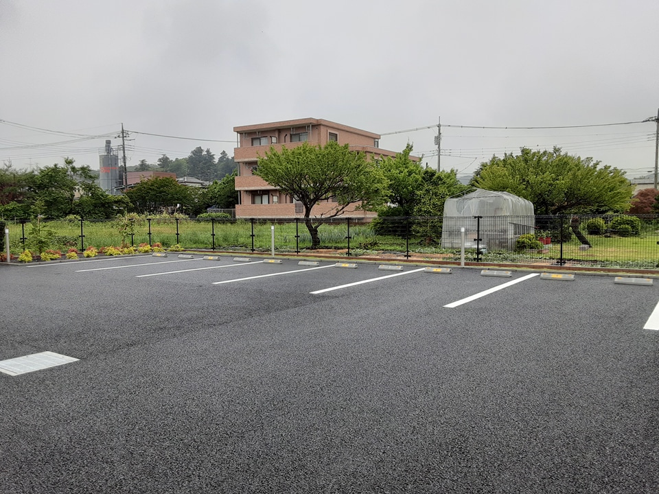 ルーエグランツ駐車場