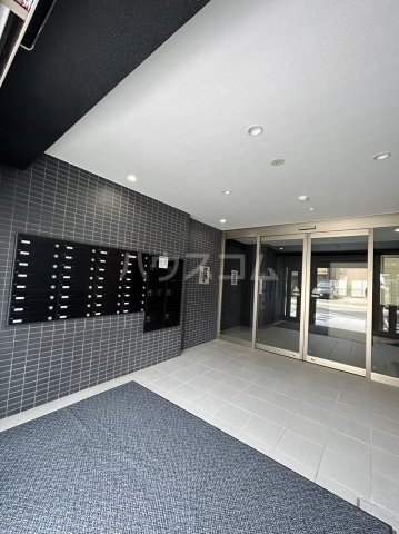 17/27 エントランス