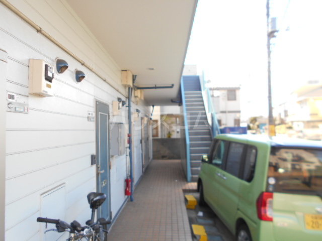 18/23 エントランス