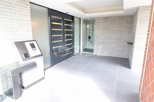 15/19 エントランス