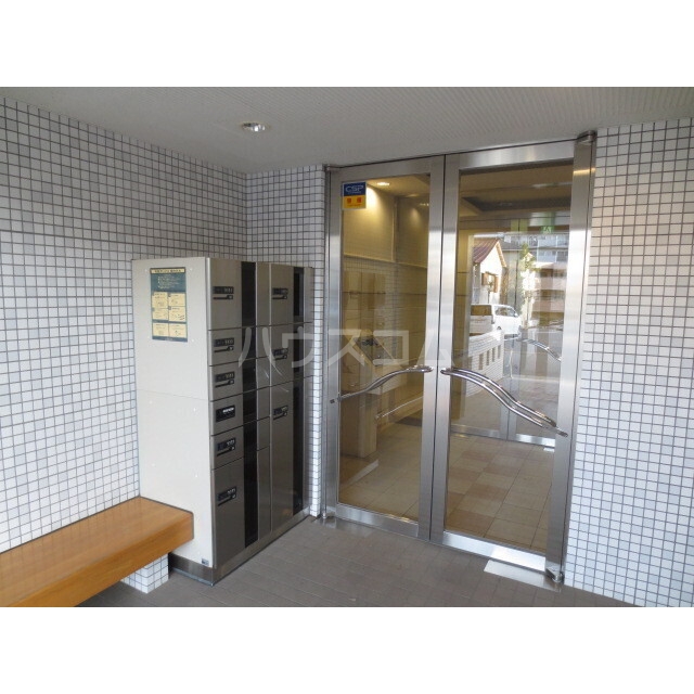 16/22 エントランス