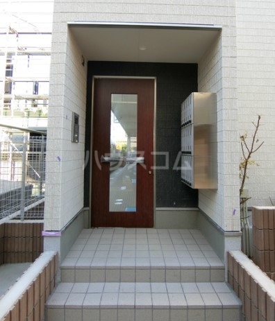 17/18 エントランス