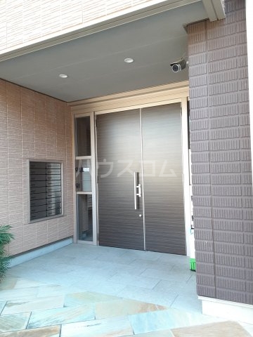 23/25 エントランス