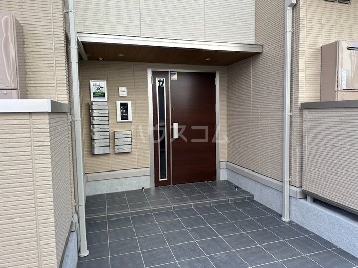 2/4 エントランス