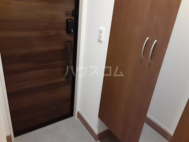 14/30 玄関