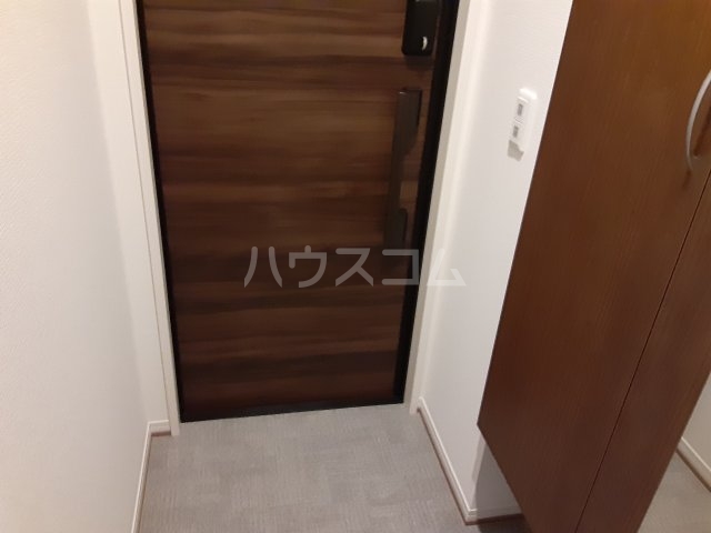 13/30 玄関