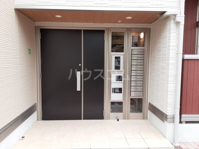 3/4 エントランス