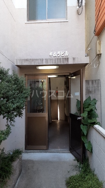 22/30 エントランス