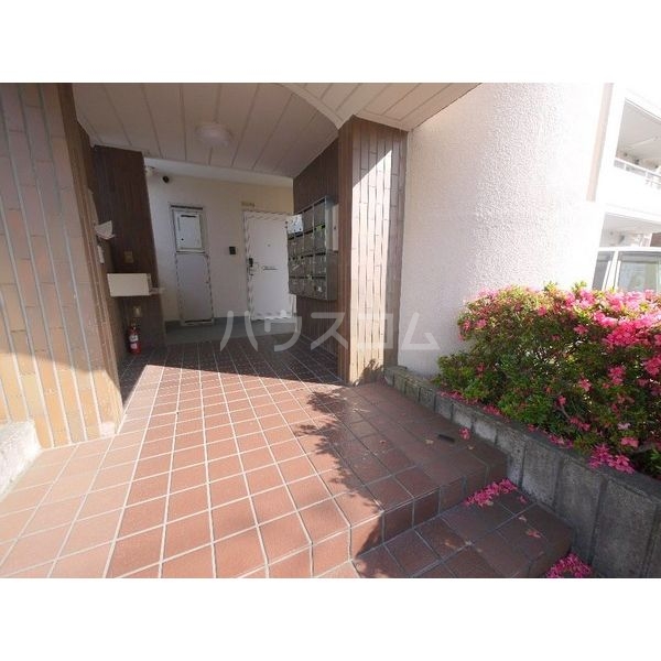 17/27 エントランス