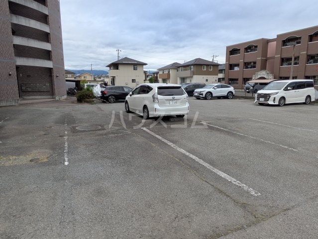 20/21 駐車場