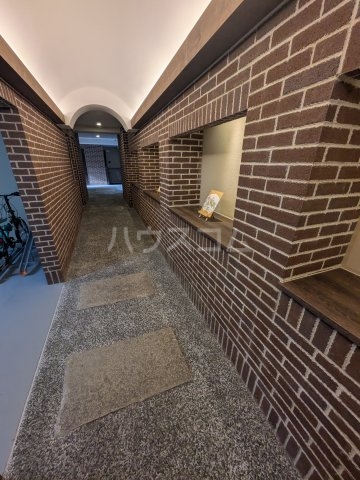 26/30 エントランス