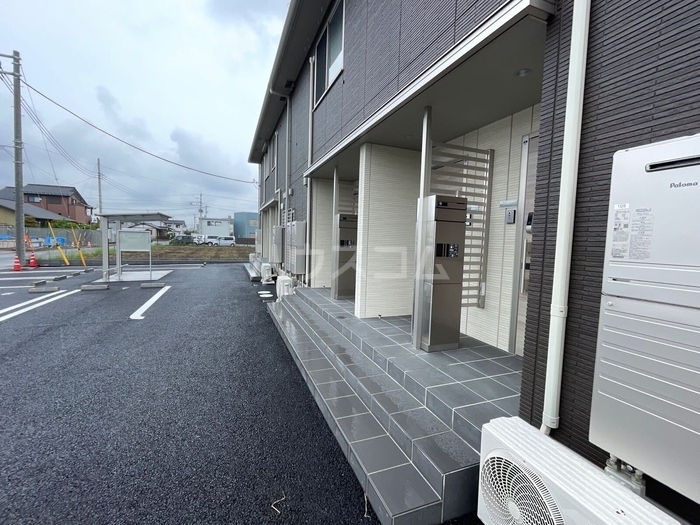 20/27 エントランス