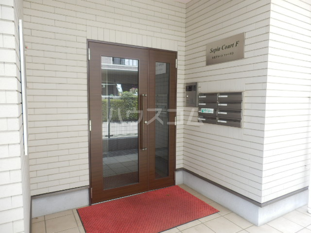 23/30 エントランス