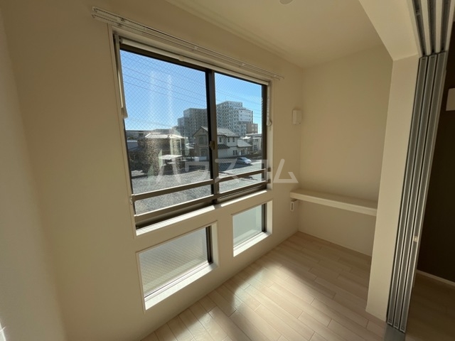 18/28 バルコニー