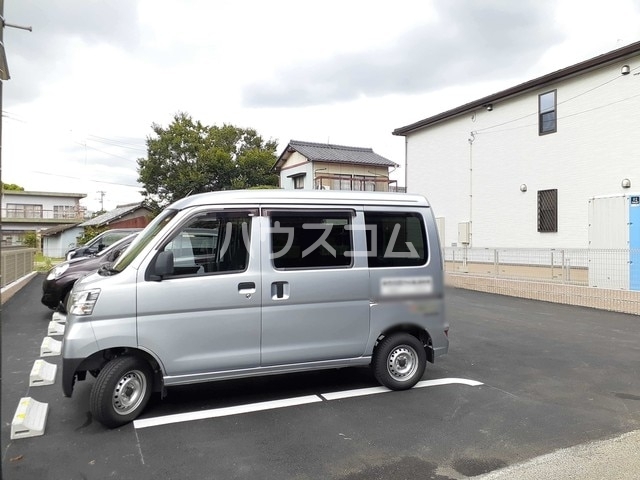 13/22 駐車場