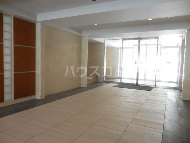 2/2 エントランス