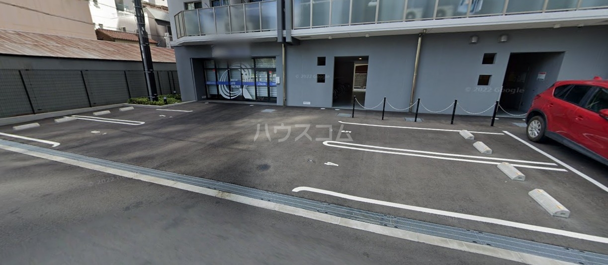 22/28 駐車場