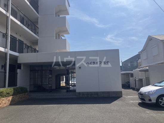 18/28 エントランス