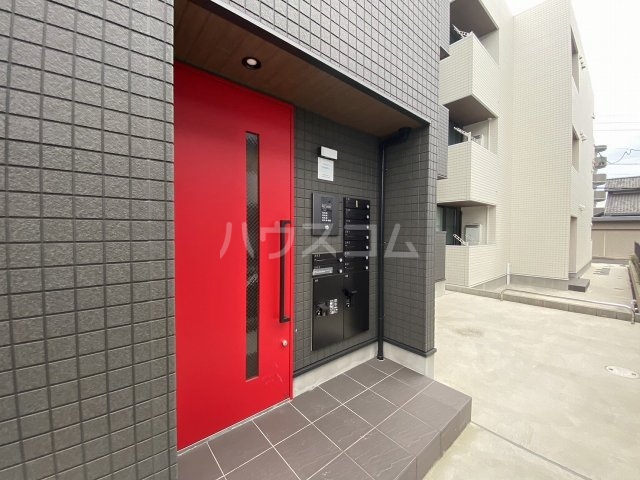 23/29 エントランス