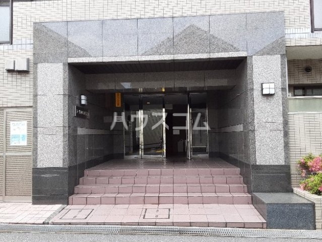 20/29 エントランス