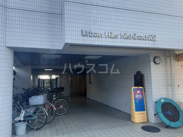 21/30 エントランス