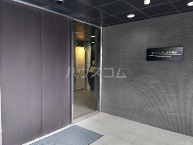 28/30 エントランス