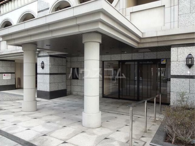 25/30 エントランス