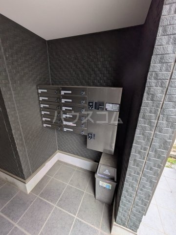 19/25 エントランス