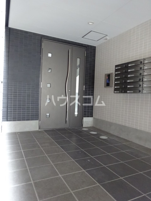 20/20 エントランス