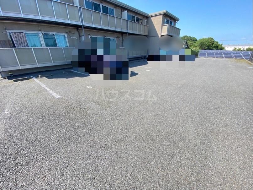 2/3 駐車場