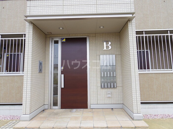 18/22 エントランス