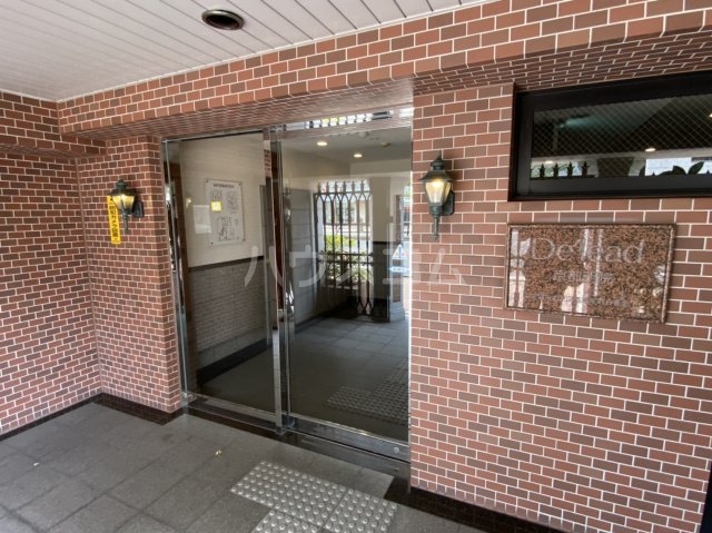 18/24 エントランス